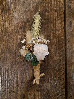 Boutonnière fleurs sechée + rose stabilisée